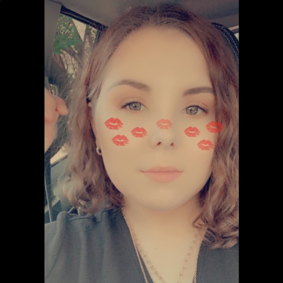 Meet your Posher, Alli - Picture 3 of 3